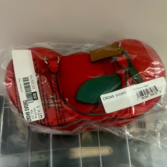 🍒NEW Coach Cherry crossbody Bag/CR249🍒 - Picture 5 of 8